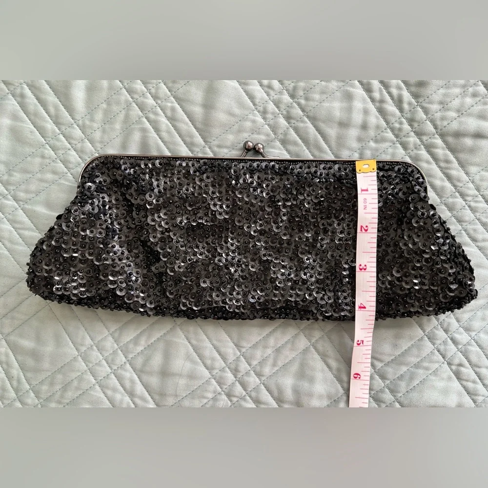 EXPRESS Beaded Black Sequin Kisslock Clutch Dressy Formal Party Prom Pouch